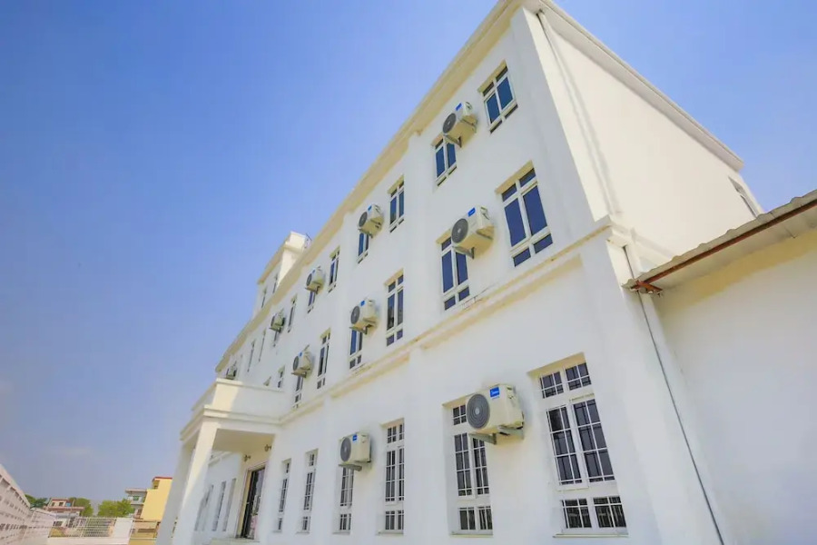 OYO 417 Hotel Lacoul Inn