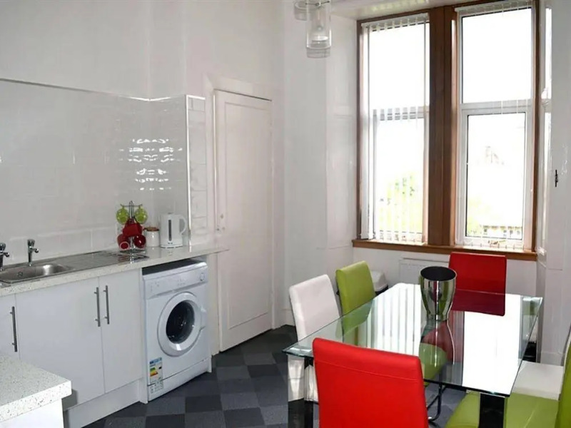 Spacious 2 Bedroom Apartment