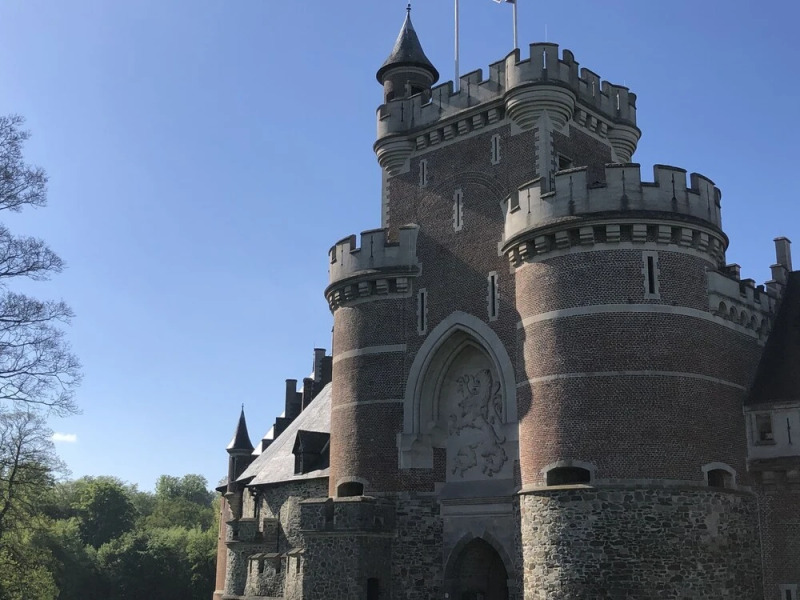 Beautifully Renovated Farmhouse for Groups, With Indoor Pool and Sauna