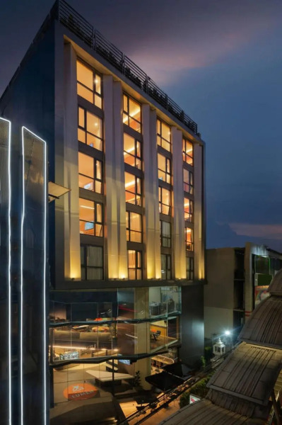 Lumen Bangkok Udomsuk Station