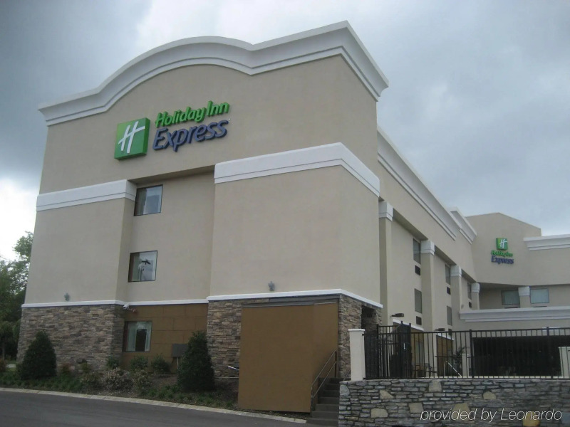 Holiday Inn Express W-I40/Whitebridge Road by IHG