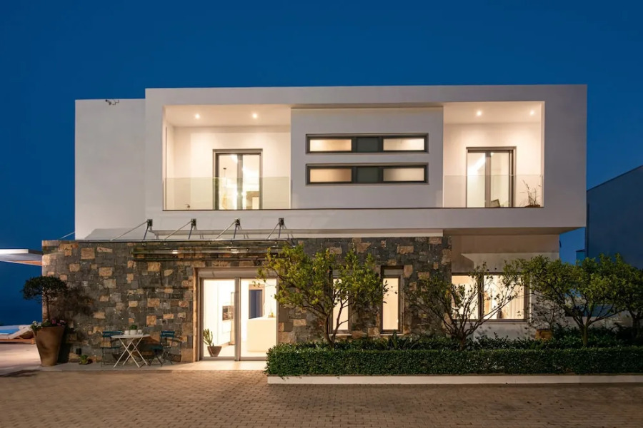 Lady Sea 6 Bedroom Villa with Heated Pool & Private Beach Access
