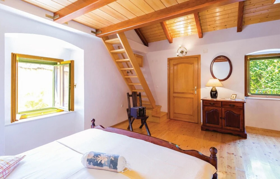 Amazing Home in Tucepi With Wifi and 1 Bedrooms