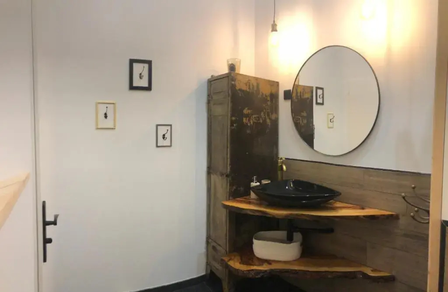 L Inarretable Studio Independant