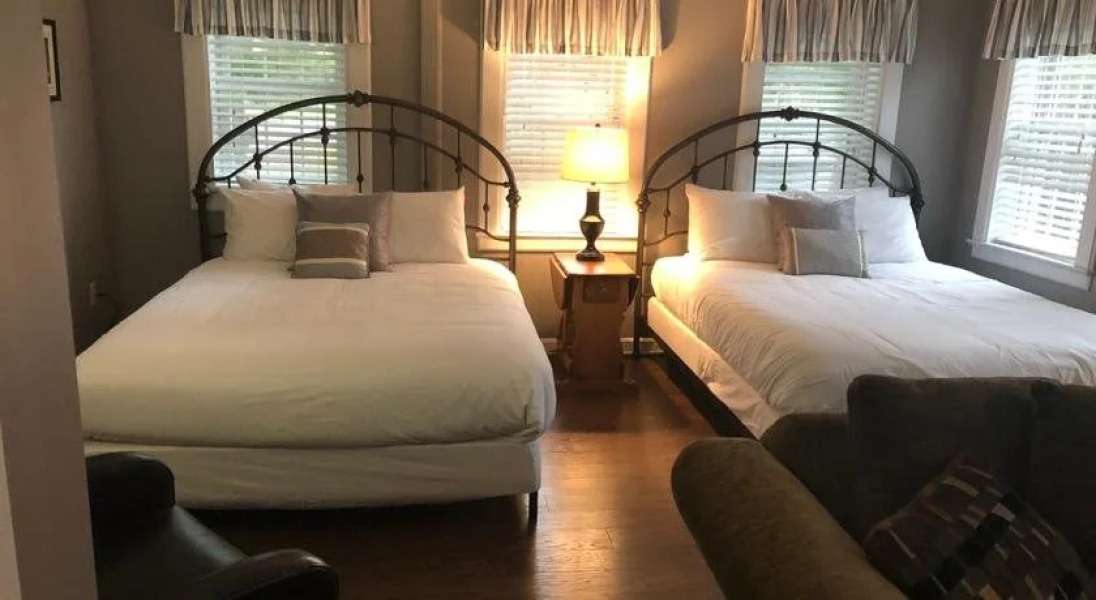 The Frogtown Inn And 6 Acres Restaurant