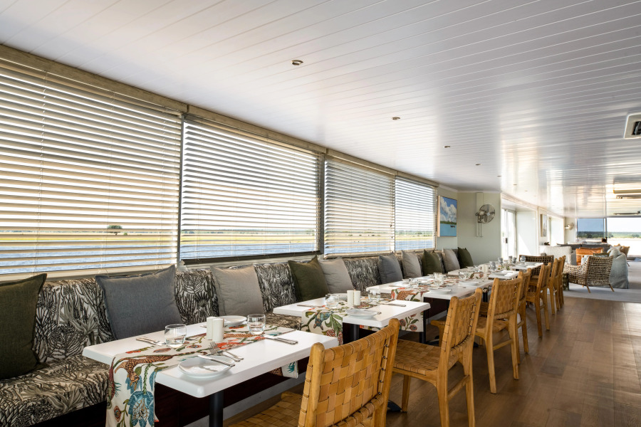 Zambezi Queen by Mantis