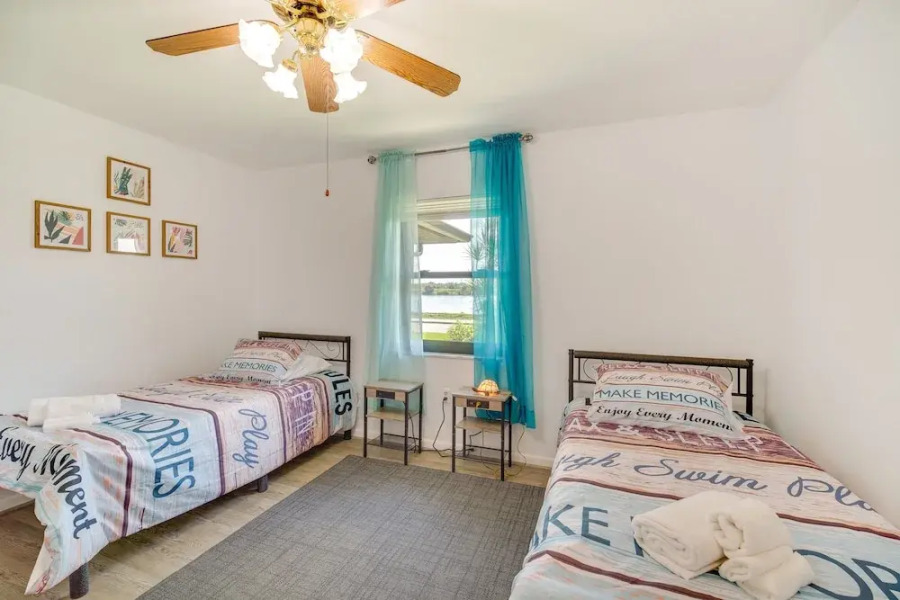 Family-friendly Home on Lake Tulane: Great Views!