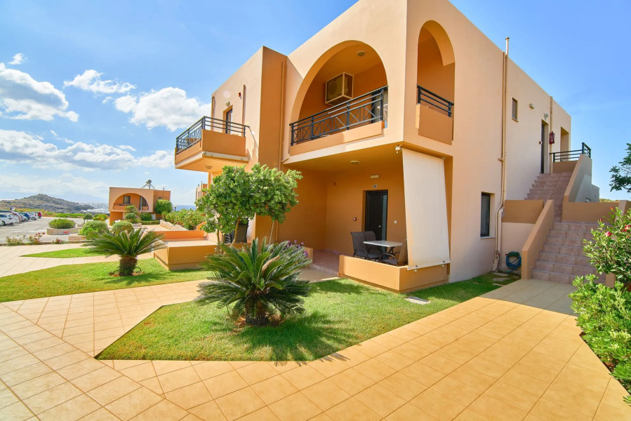 Отель Nanakis Beach