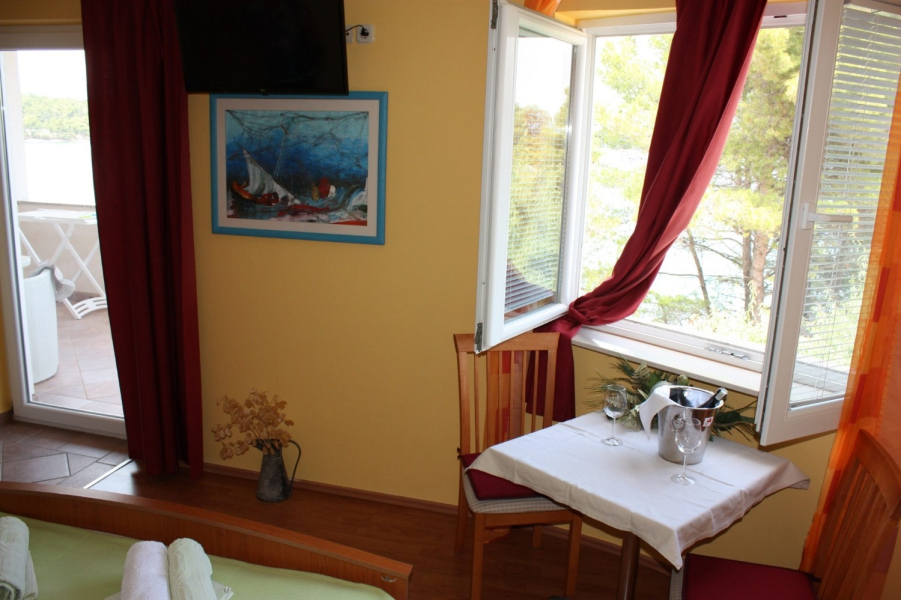 Studio apartment Niko - with pool : A5 Jelsa, Island Hvar