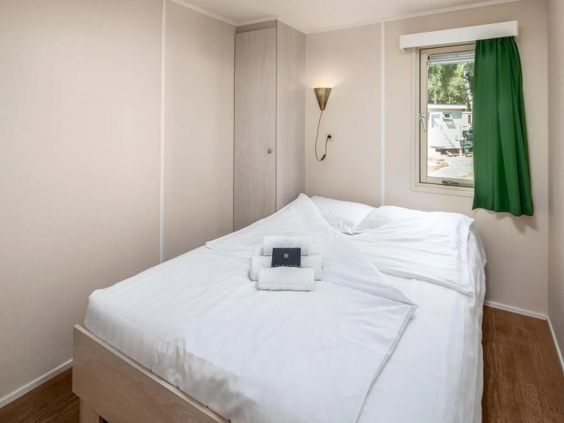 Comfortable chalet with microwave in natural surroundings