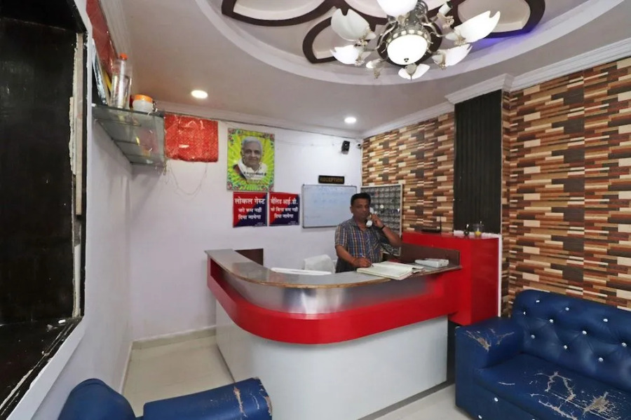 OYO 43850 Hotel Mn Galaxy