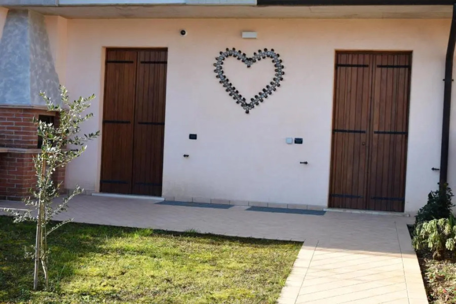 2 bedrooms appartement with enclosed garden and wifi at Romano D'ezzelino