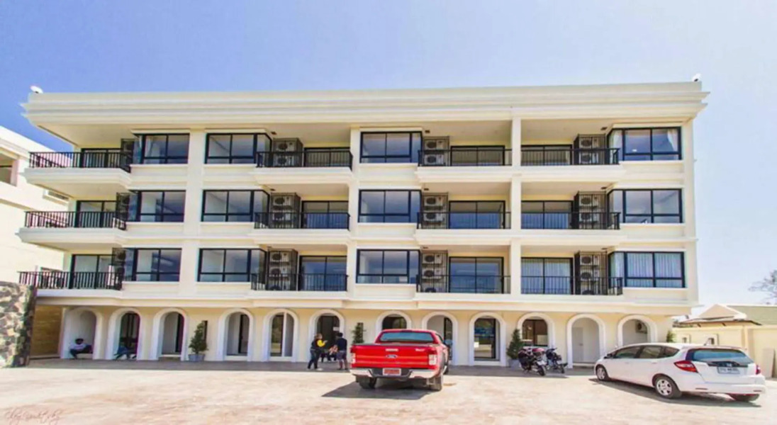 The Lago Apartments by Tropiclook