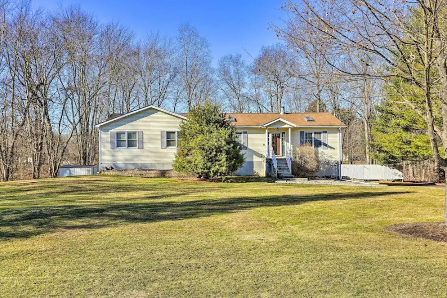 New Paltz Apt - 11 Mi to Poughkeepsie!