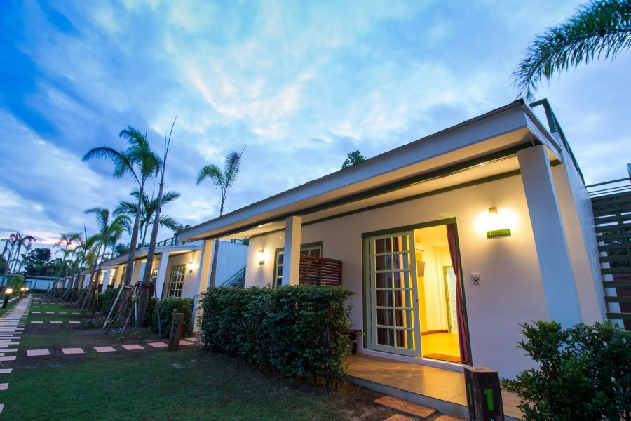 IP Plus Resort Chanthaburia - Halal Hotel