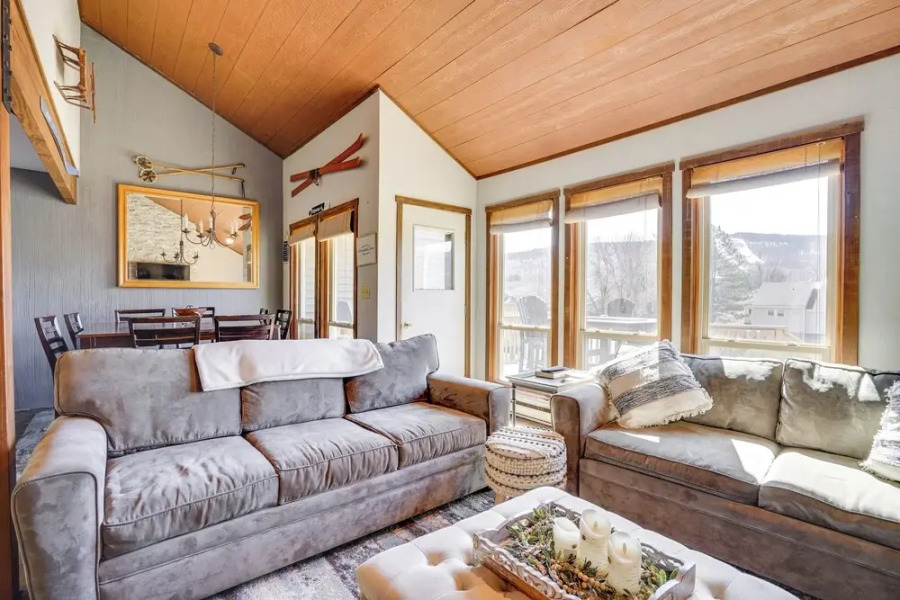 Charming Townhome - Walk to Greek Peak Mountain!