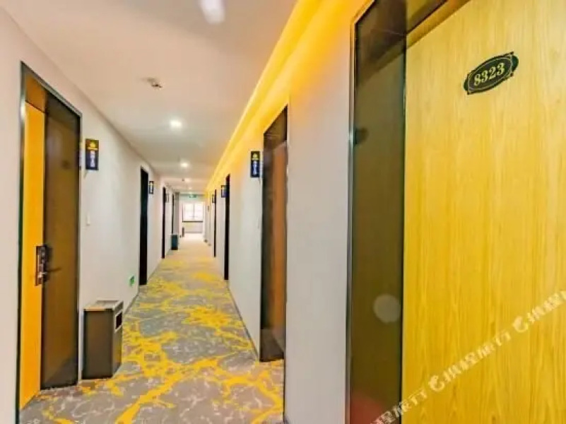 OYO桐乡皇中王宾馆