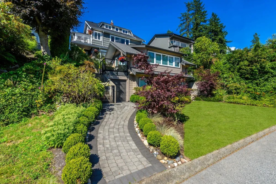 Crystal's View Bed & Breakfast