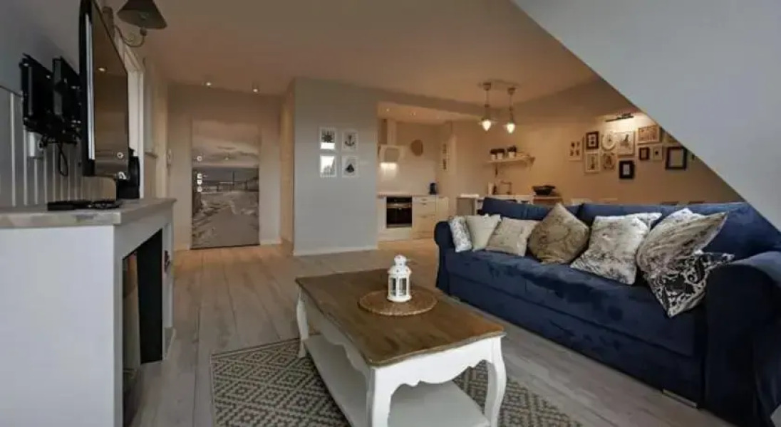 Flatinfo Aura Szafarnia