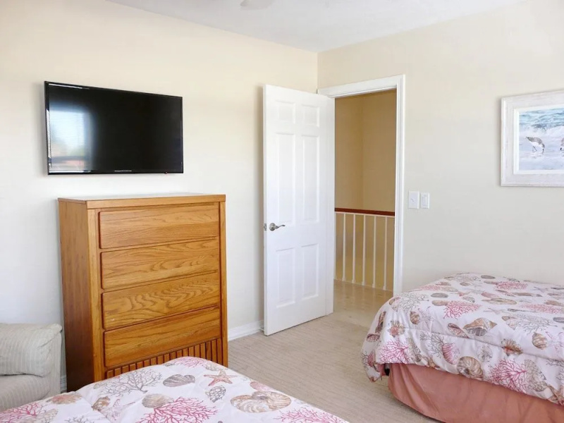 819 Chestnut Court