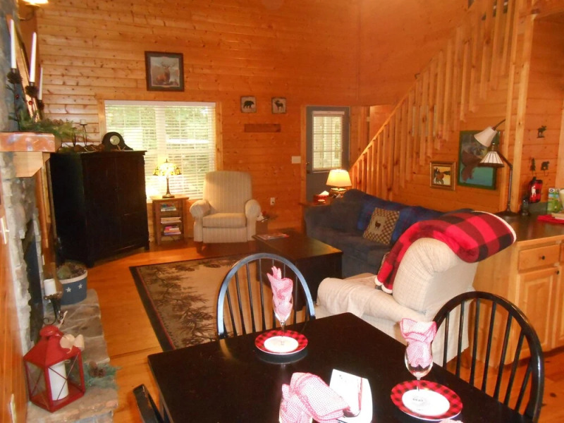 Azalea Cabin at Blairsville 2 Bedrooms 2 Bathrooms Cabin