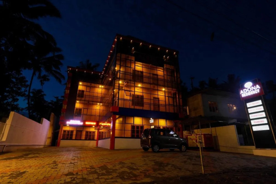 Adona Residency - Hostel