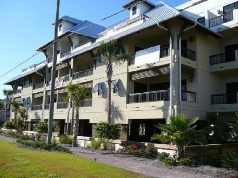 Club at Mexico Beach 1G Red Fish Blue Fish