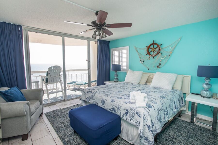 0712 Waters Edge Resort 3 Bedroom Condo by RedAwning