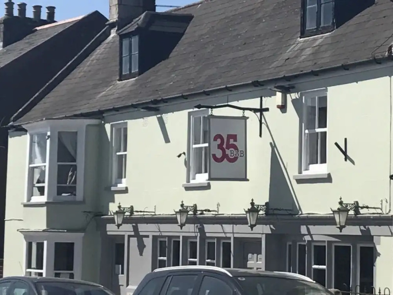 Thirtyfive B&B