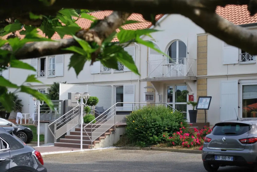 Hôtel Restaurant Relais des Champs