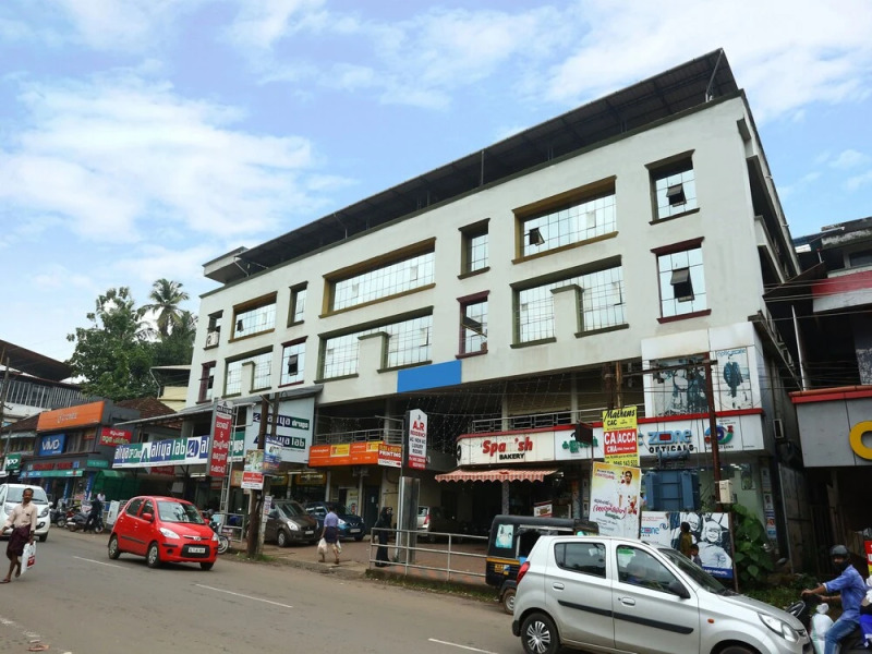 OYO 15560 Assent Inn