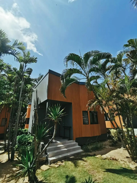 Coco Pino Bankrut Beach Resort.