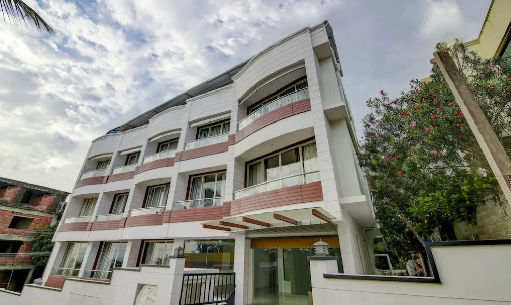 Treebo Trend Cilantro By The Sea