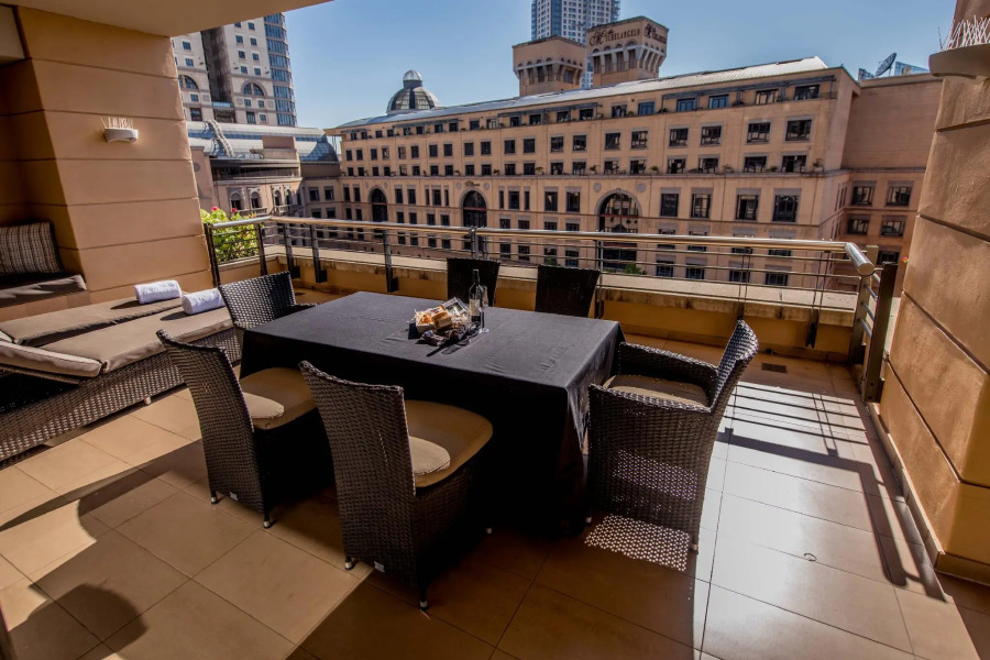 Raphael Penthouse Suites