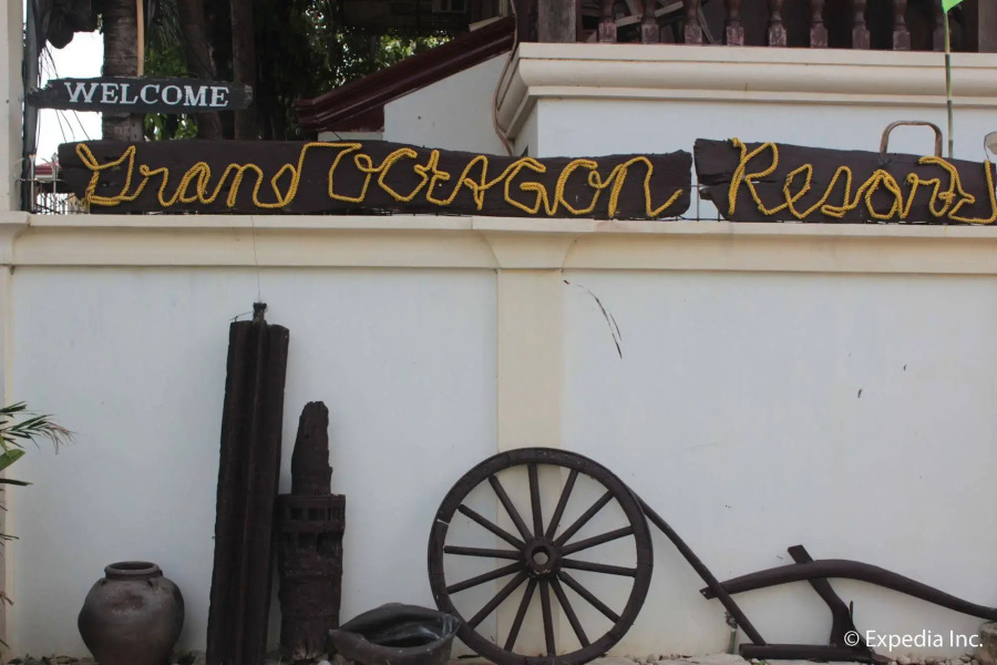 Grand Octagon Resort