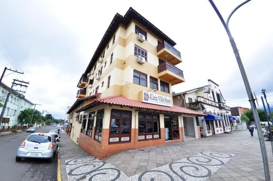 Hotel Klein Vllle Plus