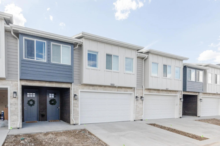 Family Friendly / Ping Pong / Trailer Parking / EV