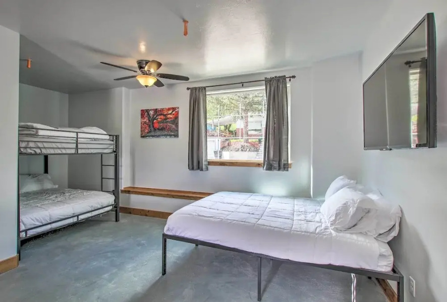 Lovely Lava Hot Springs Studio, Walk to Pools