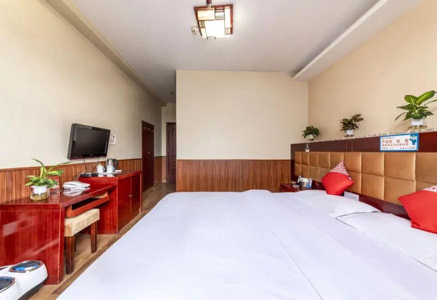 Donghao Hotel (Xichang tourism distribution center store)