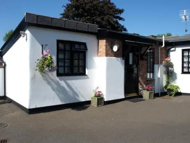 The Barn And Pinn Cottage