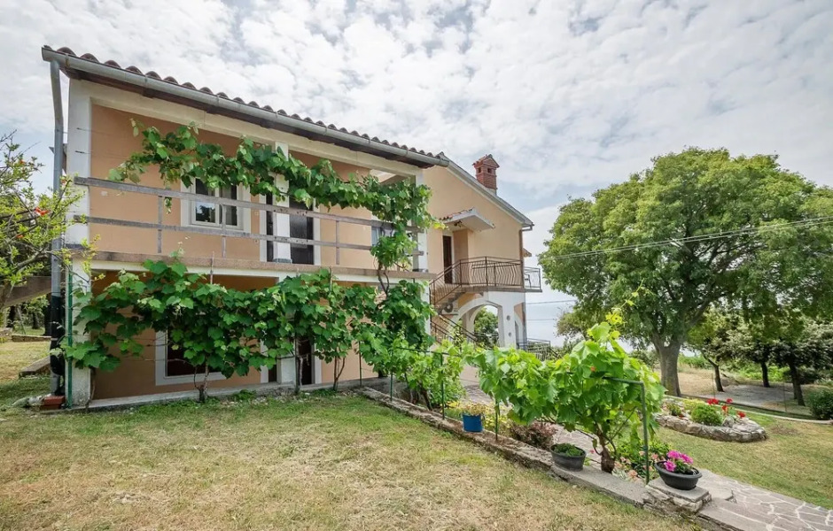 Amazing Apartment in Koromacno With 2 Bedrooms and Wifi