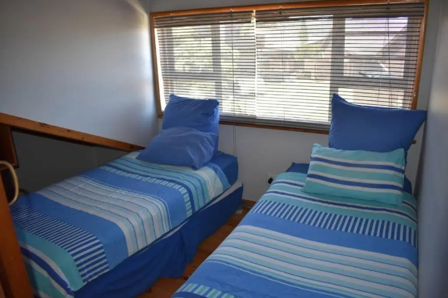 PA Sands Beach House Close to Kowie 9 Sleeper Pool