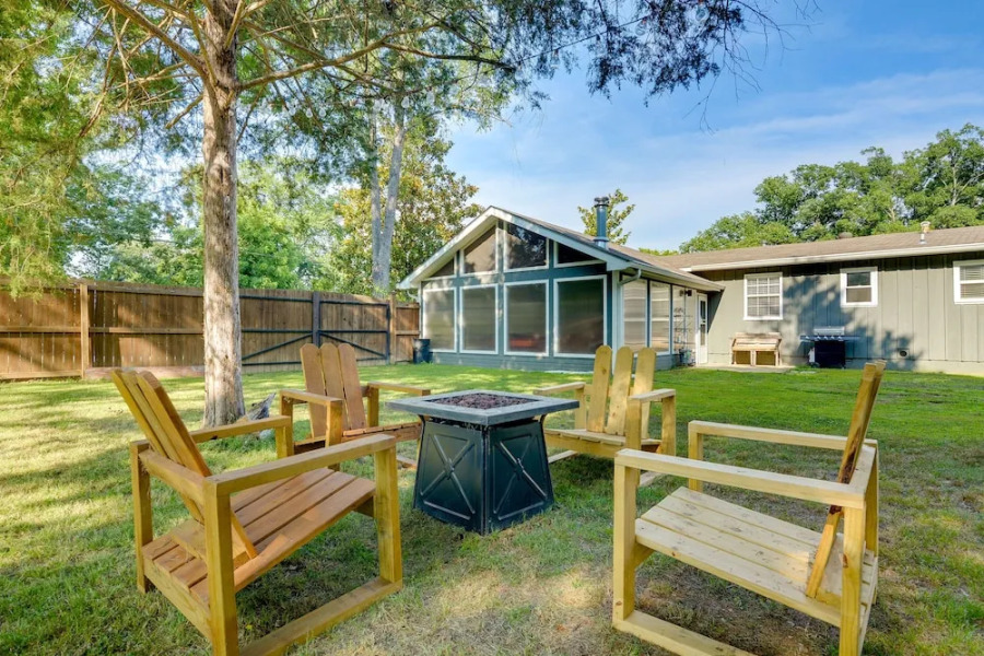 Rogers Vacation Rental ~ 7 Mi to Downtown