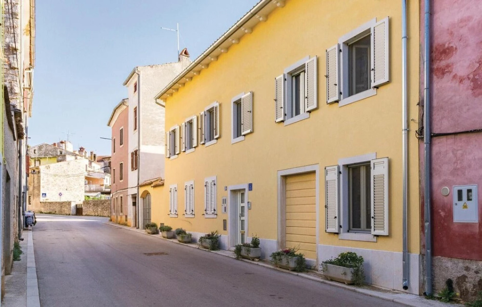 Awesome Home in Vodnjan With Wifi and 6 Bedrooms