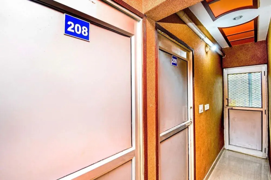 Gaur Guest House by OYO Rooms