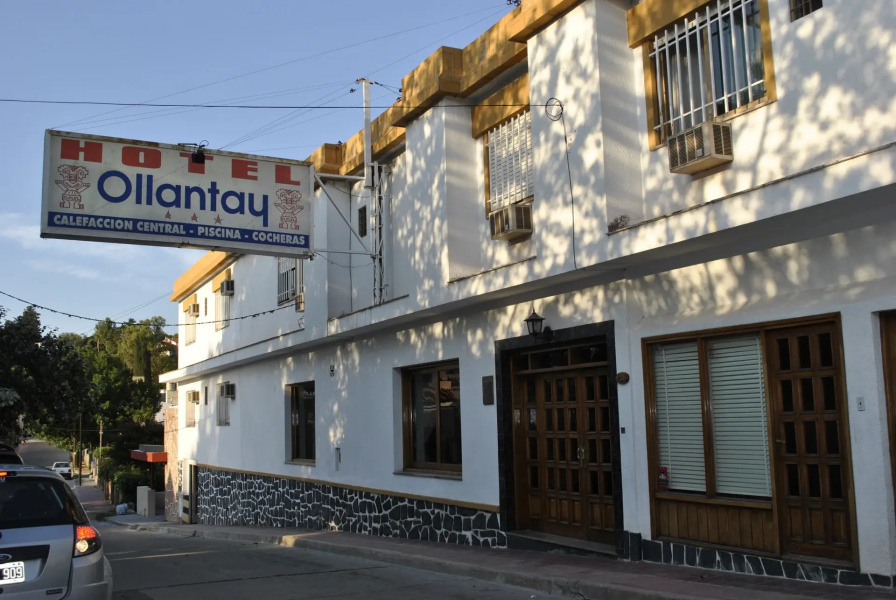 Ollantay Hotel