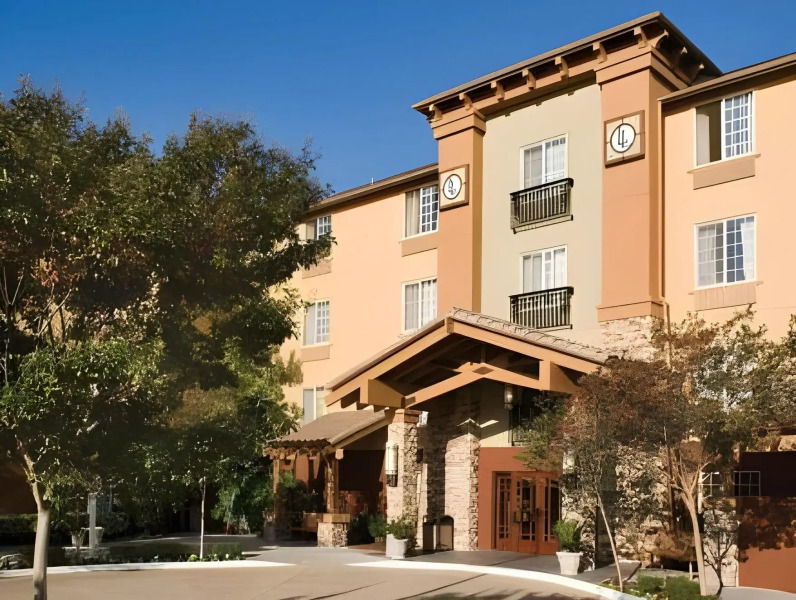 Larkspur Landing Extended Stay Suites Campbell