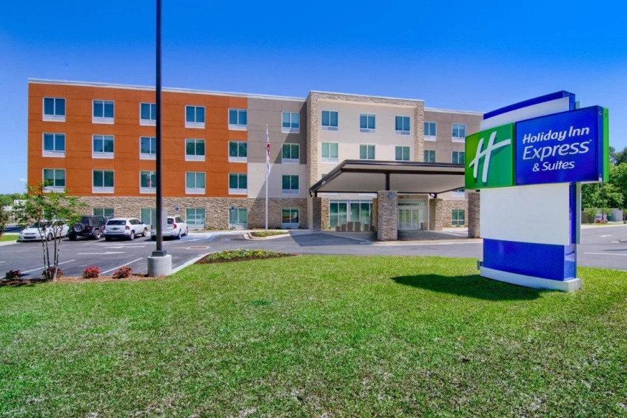 Holiday Inn Express & Suites Mobile - University Area by IHG