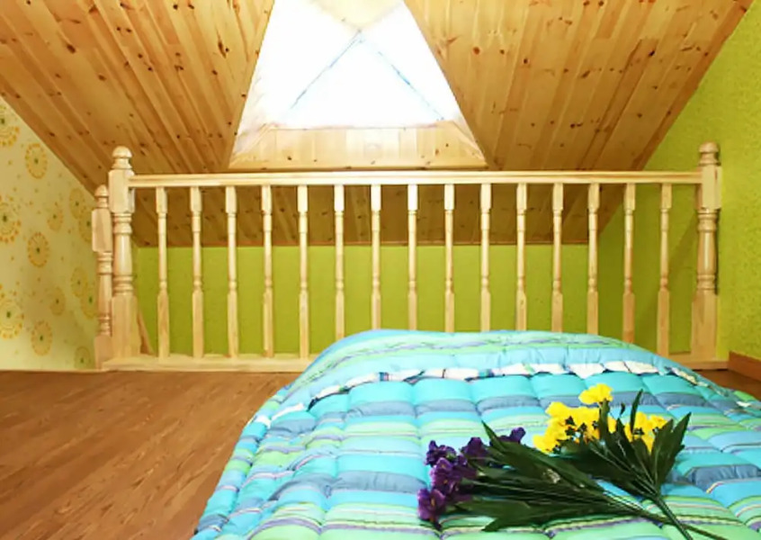 Geoje Arms on Shoulder Pension