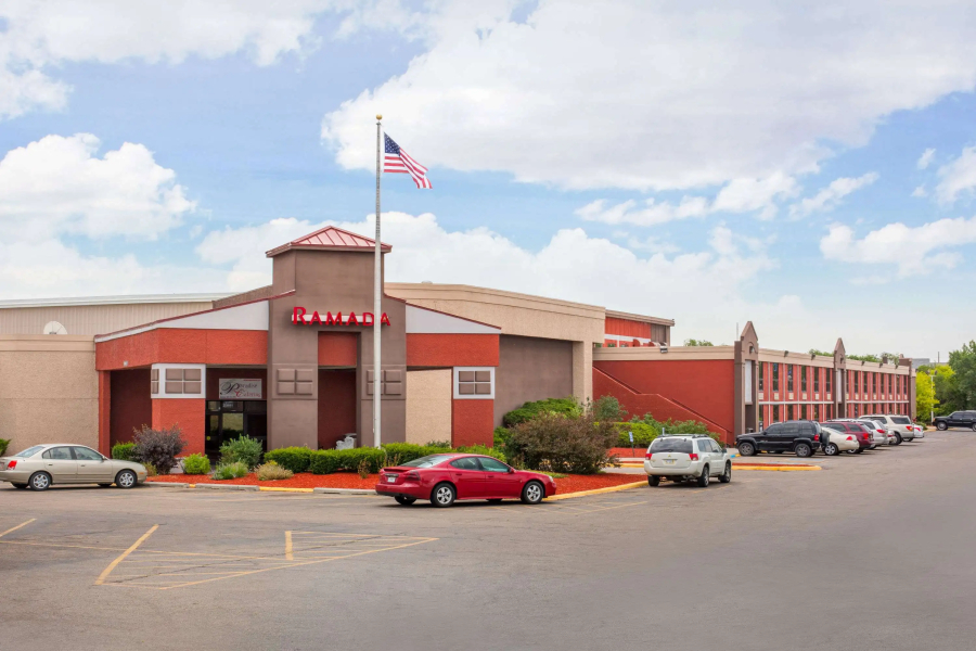 Clarion Inn & Suites and Convention Center
